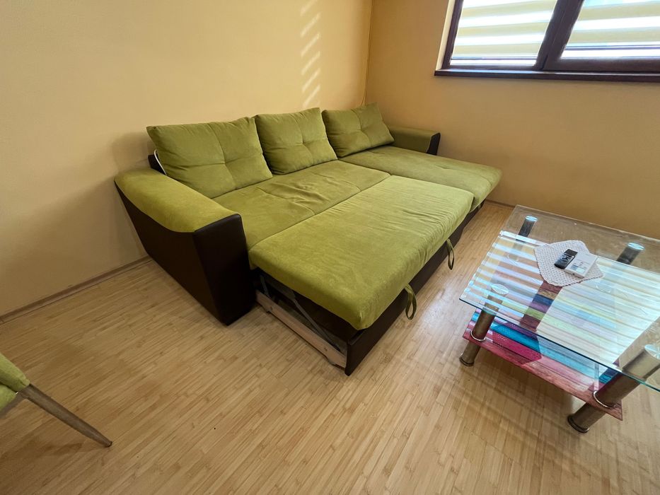 Разтегателен диван