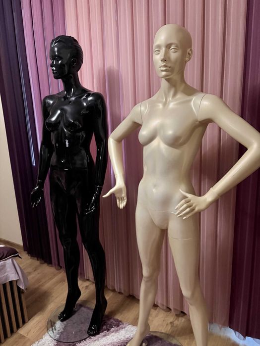 Женски манекени бял/черен