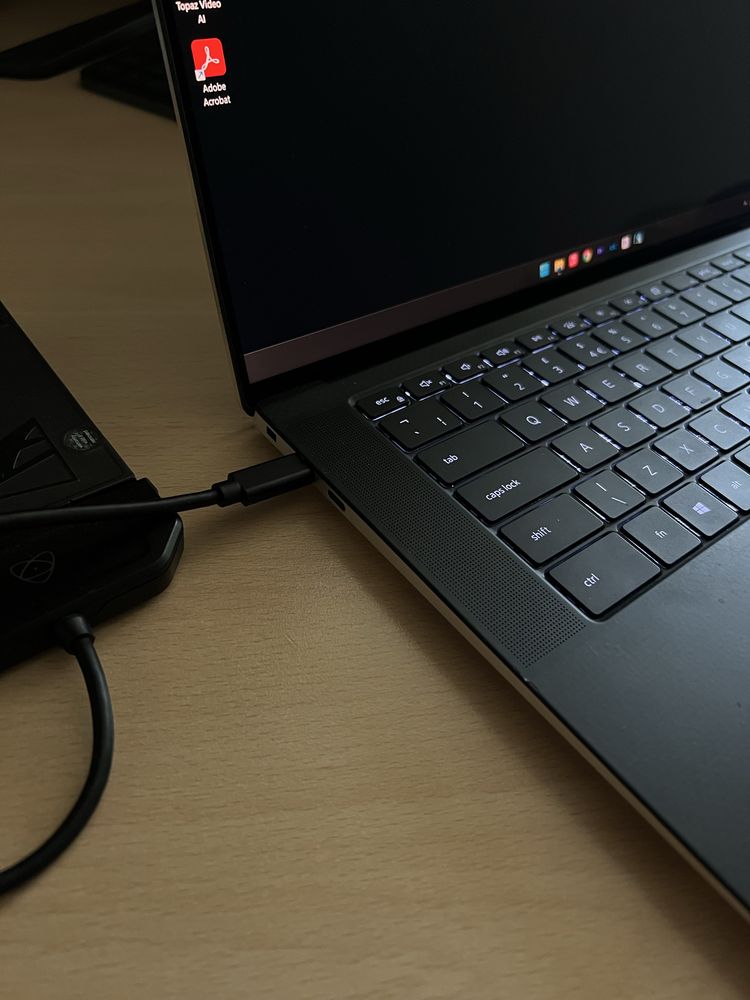 Laptop Dell XPS 15 9500 / i7 10th / 32GB RAM / GTX 1650ti / 1TB SSD