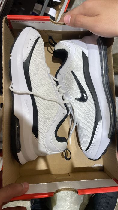 Nike кроссовки оргинал продаеться