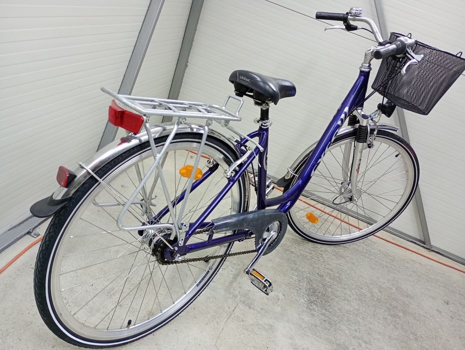 Vând bicicletă damă CYCO,cu 7 vit Nexus,frână picior,albastru !