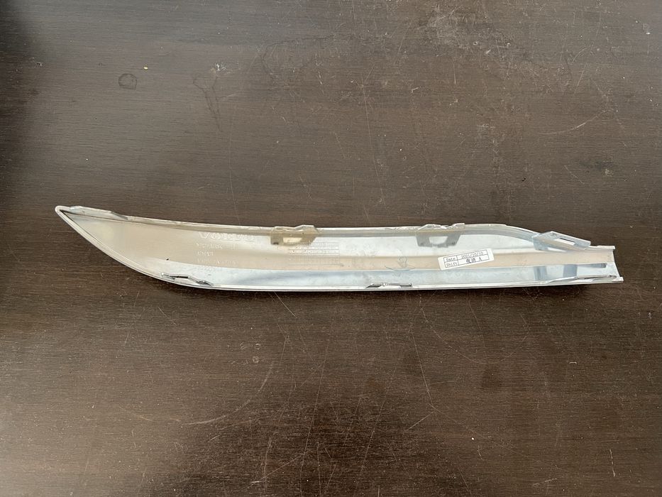 Ornament crom stanga bara spate Volvo XC60 mk2