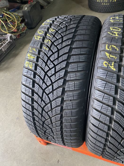 Anvelope iarna 215/40/17 Goodyear Ultra Grip Performance 215 40 17 R17