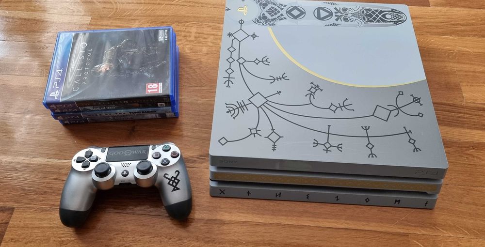 PlayStation 4 Pro 1 TB + 4 jocuri