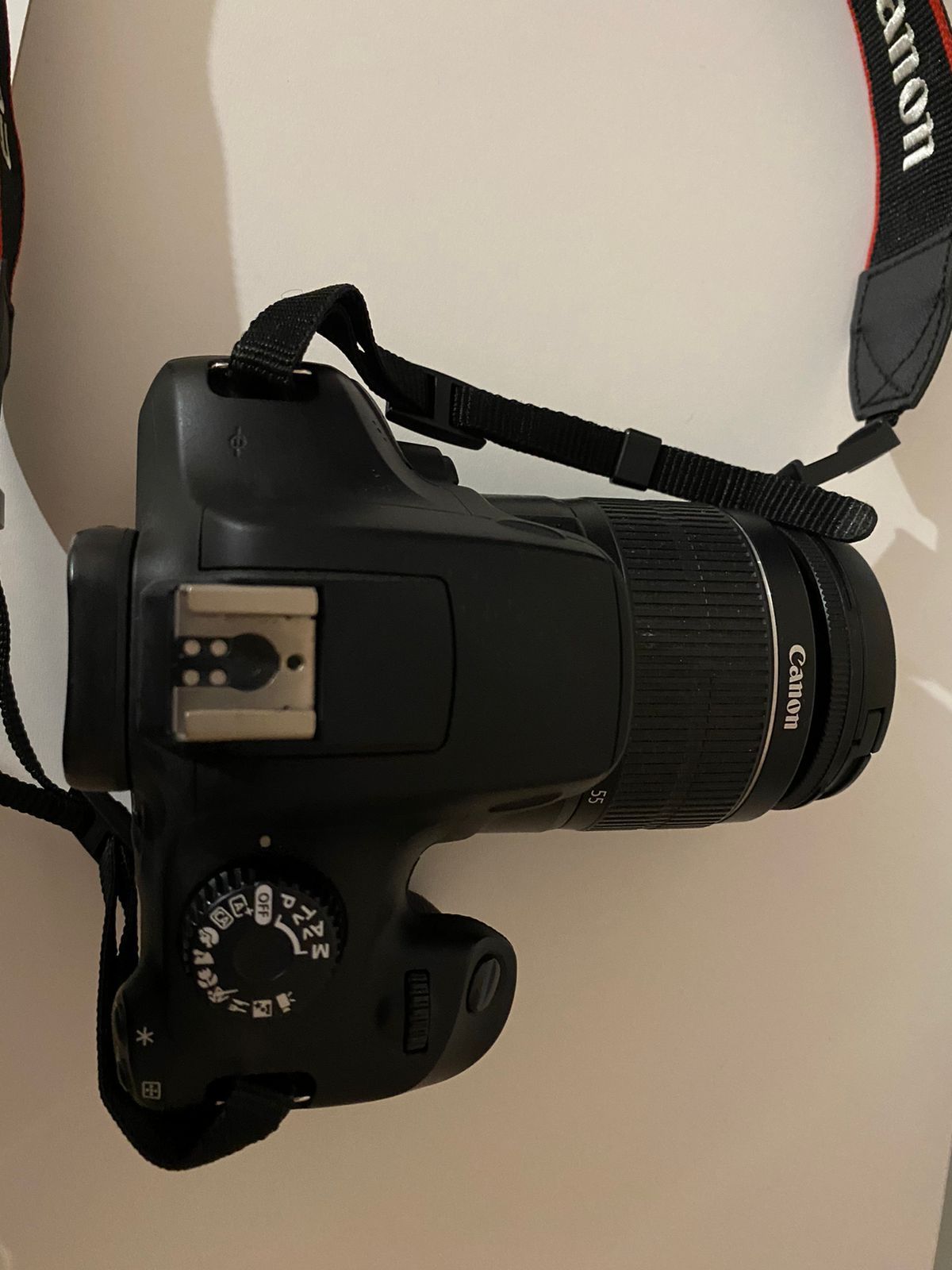 Продам цифровой фотоаппарат Canon EOS 4000D