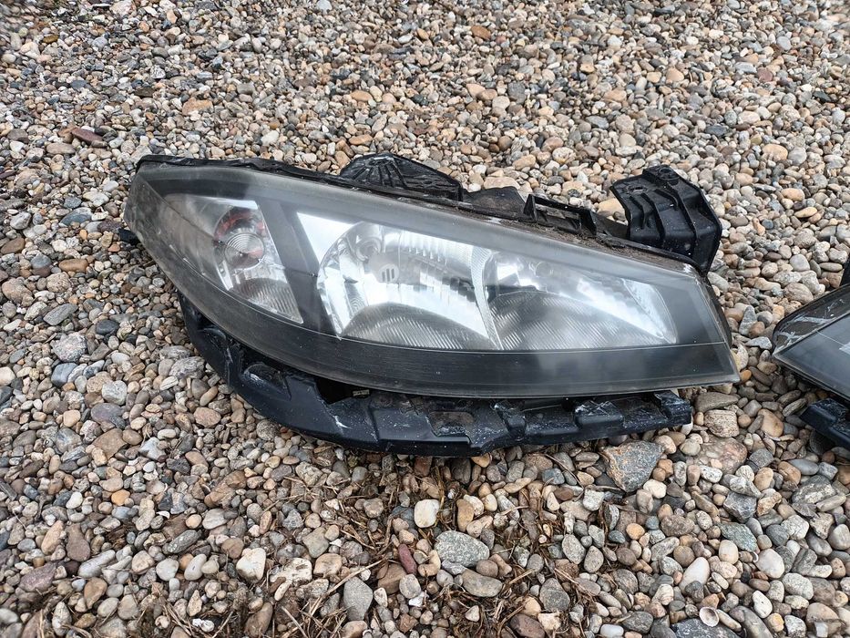 ляв и десен фар за рено лагуна 2 фейслифт 05 - 07 RENAULT LAGUNA II