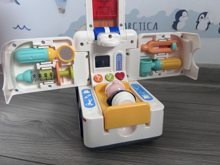 Jucarie Ambulanta interactiva pentru copii cu lumini si sunete, Hola