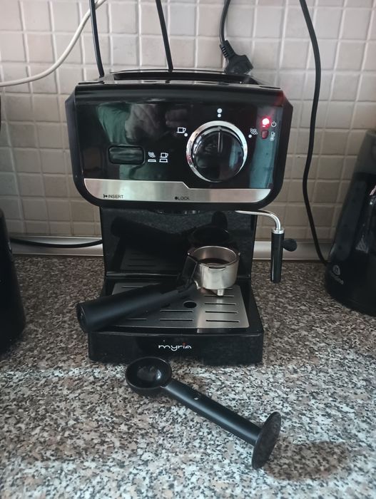 Vânzare în așteptare joi espresso cafeua

Espresso machine with milk f