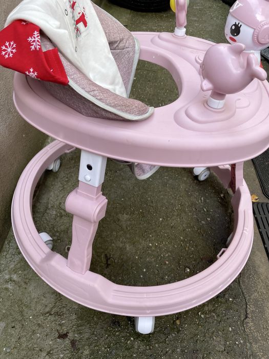 Premergator roz cu muzica