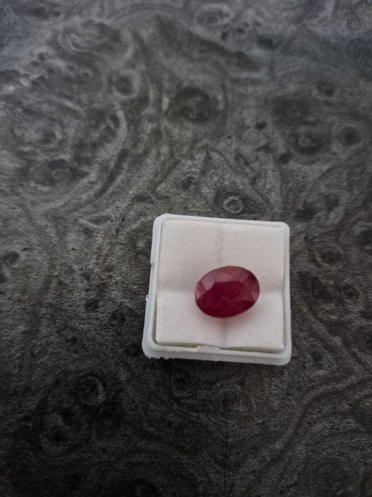 Рубин натуралний