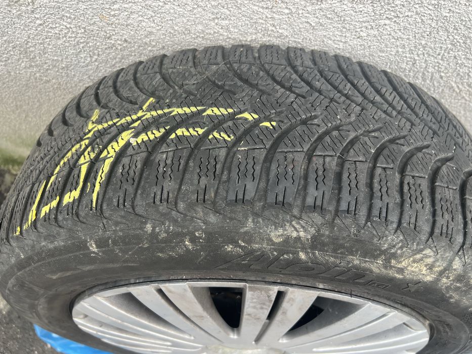 Vând cauciucuri de iarna Michelin 205/60/16