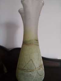 Vază din sticlă masivă (. 50 cm înălțime)