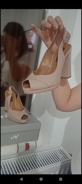 Sandale cu toc  de dama