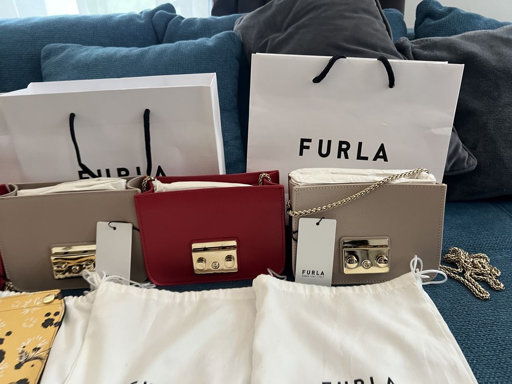 Furla Metropolis Crossbody.С всички етикети,сертификат,сериен номер.