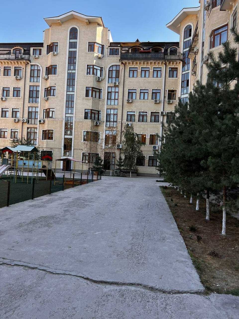 4-х комнатная в новостройке зал Яккасарой (с лифтом)  ID: 3716