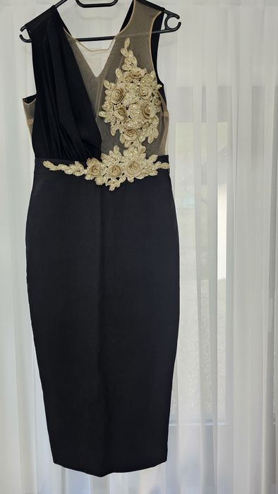 Vând rochie elegantă