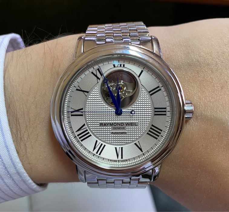 Швейцарские часы фирмы Raymond Weil