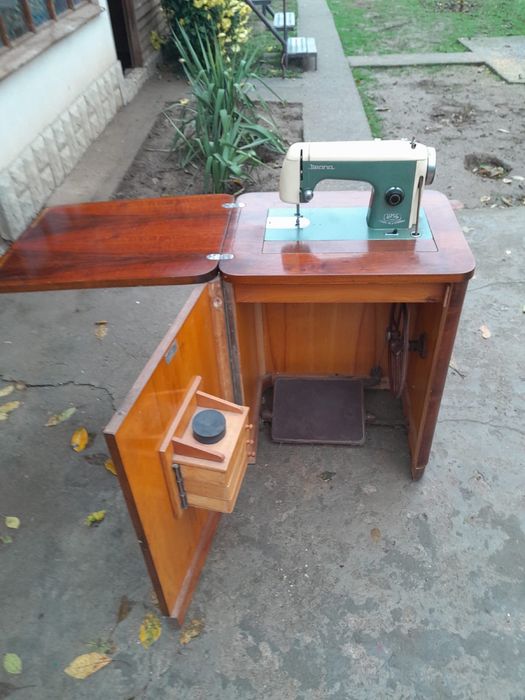 Masina de cusut ILEANA.