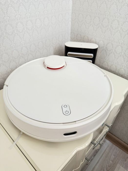 Робот полесос для дома
