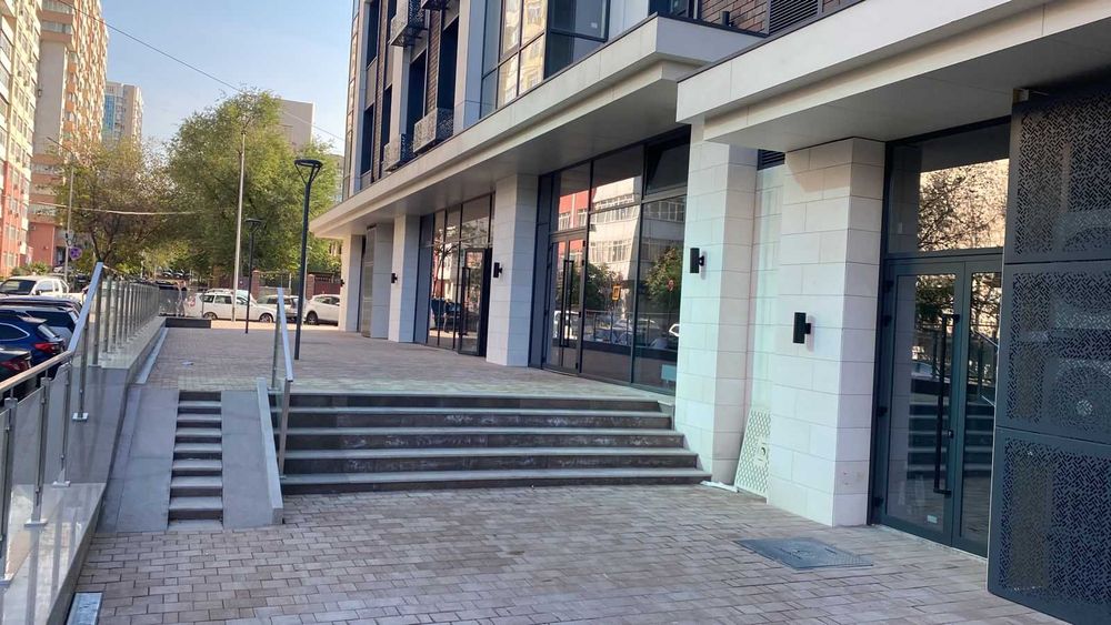 Сдается коммерческое помещение в черновой отделке по Абая 118 блок 5