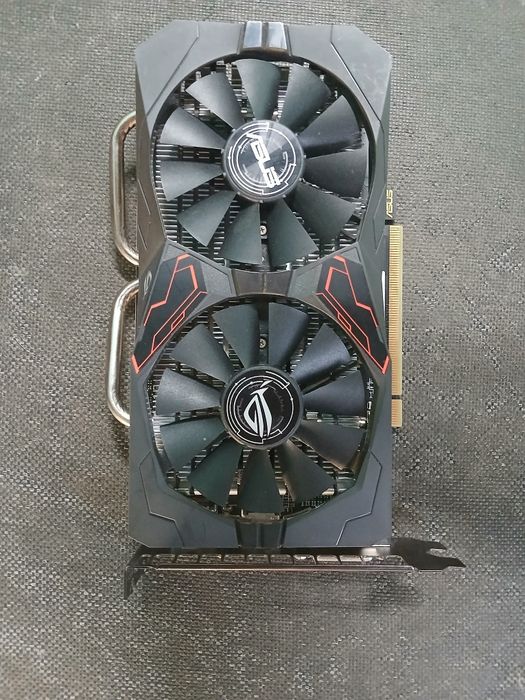 Неплохая видюха в хорошем состоянии