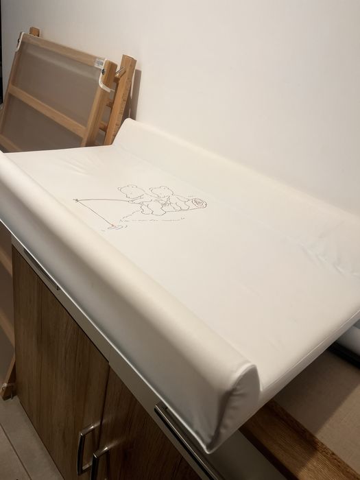 Patut ikea + saltea, scaun antilop, salteluta de schimbat bebe