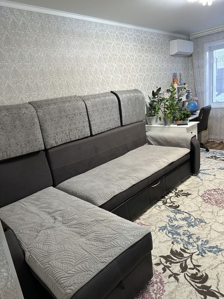 Продам диван в отличном состояние