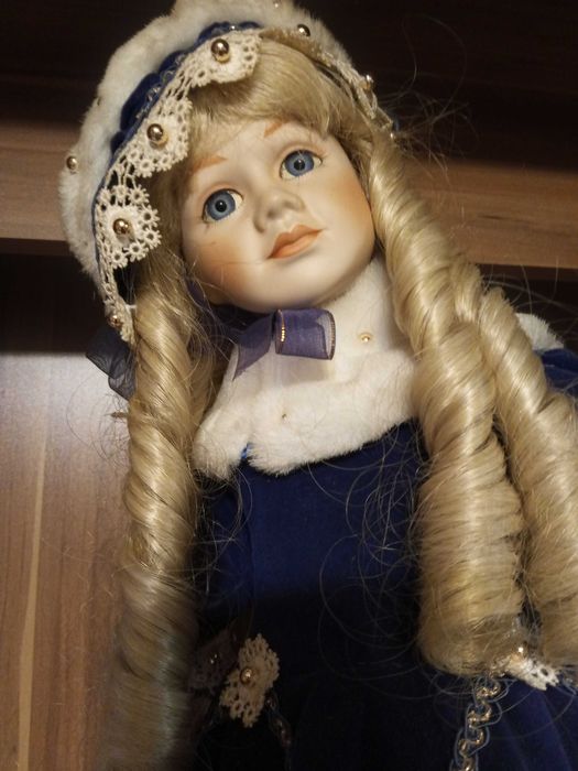 Порцеланова кукла Маргарет Лин
