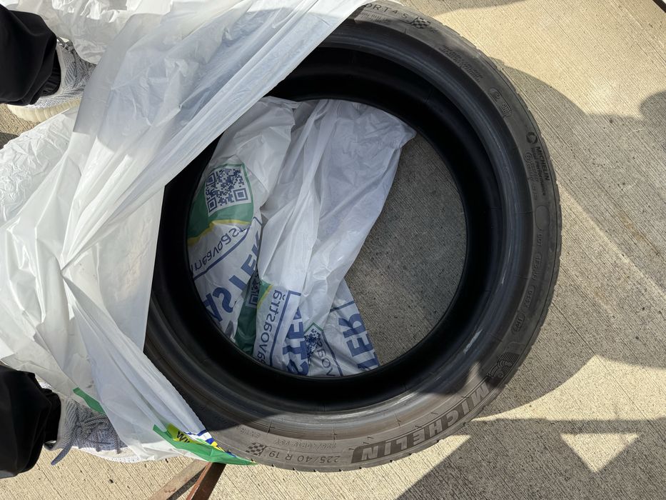 Michelin pilot sport 4S 225/40/19