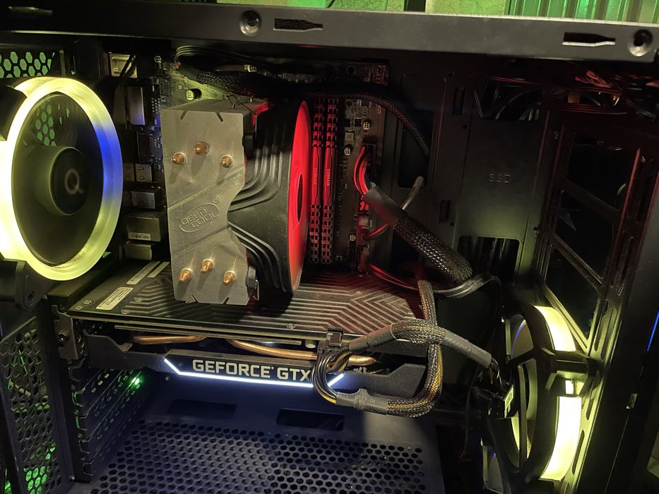 Vand PC Gaming in stare buna