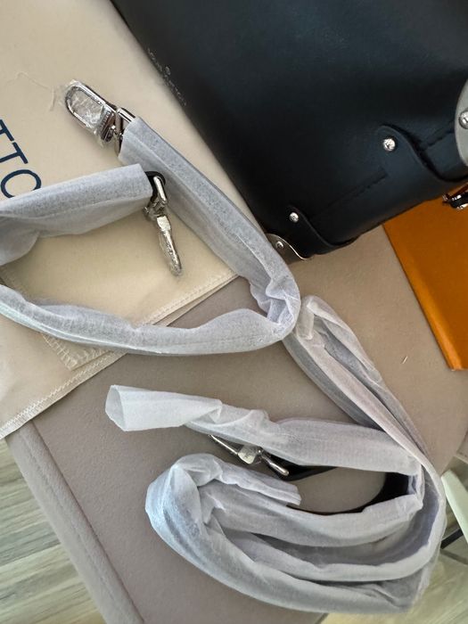 Louis Vuitton-Автентична чисто нова дамска чанта