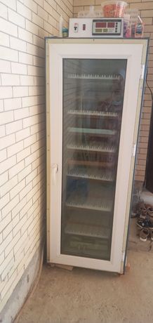 Холодилник витрина сотилади