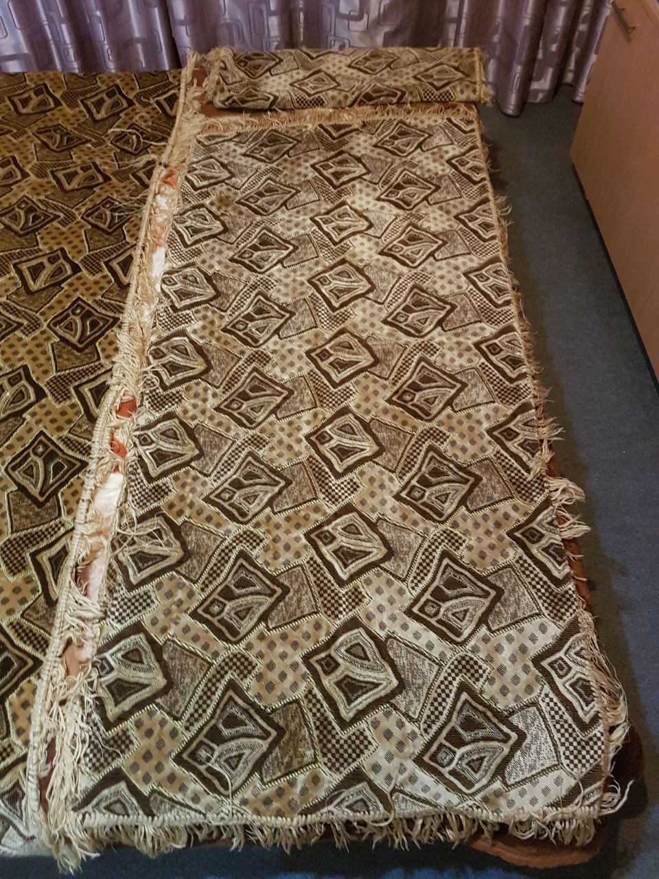 Продаются покрывало на диван и кресло