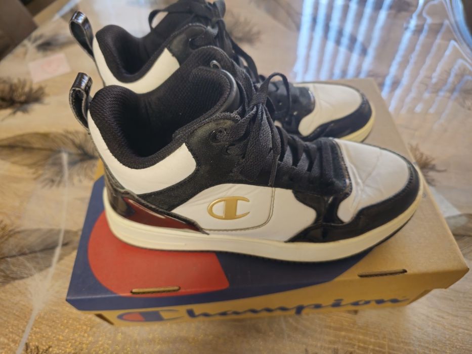 Продавам кецове CHAMPION размер.38 унисекс