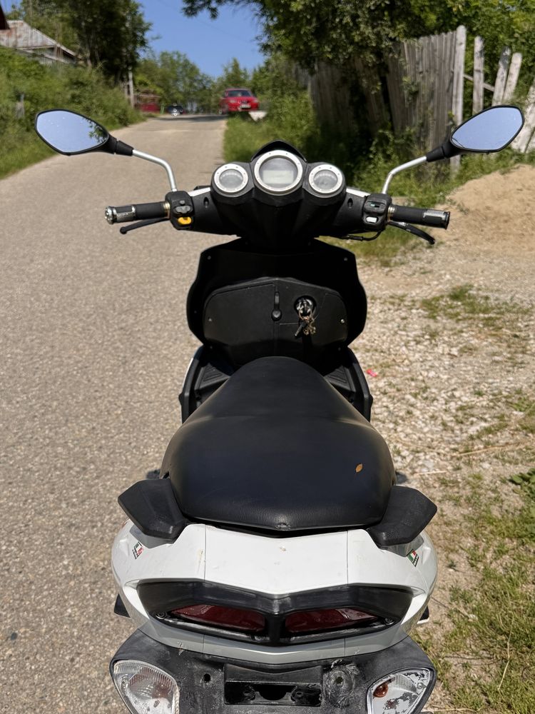 Scuter Malaguti F12R Phantom cu acte