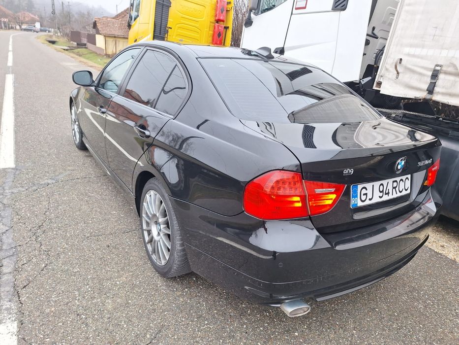 Bmw e90 facelift 184cp 2011