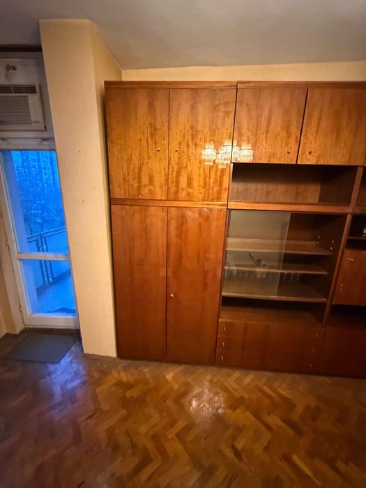 Ретро холна секция с модул за телевизор