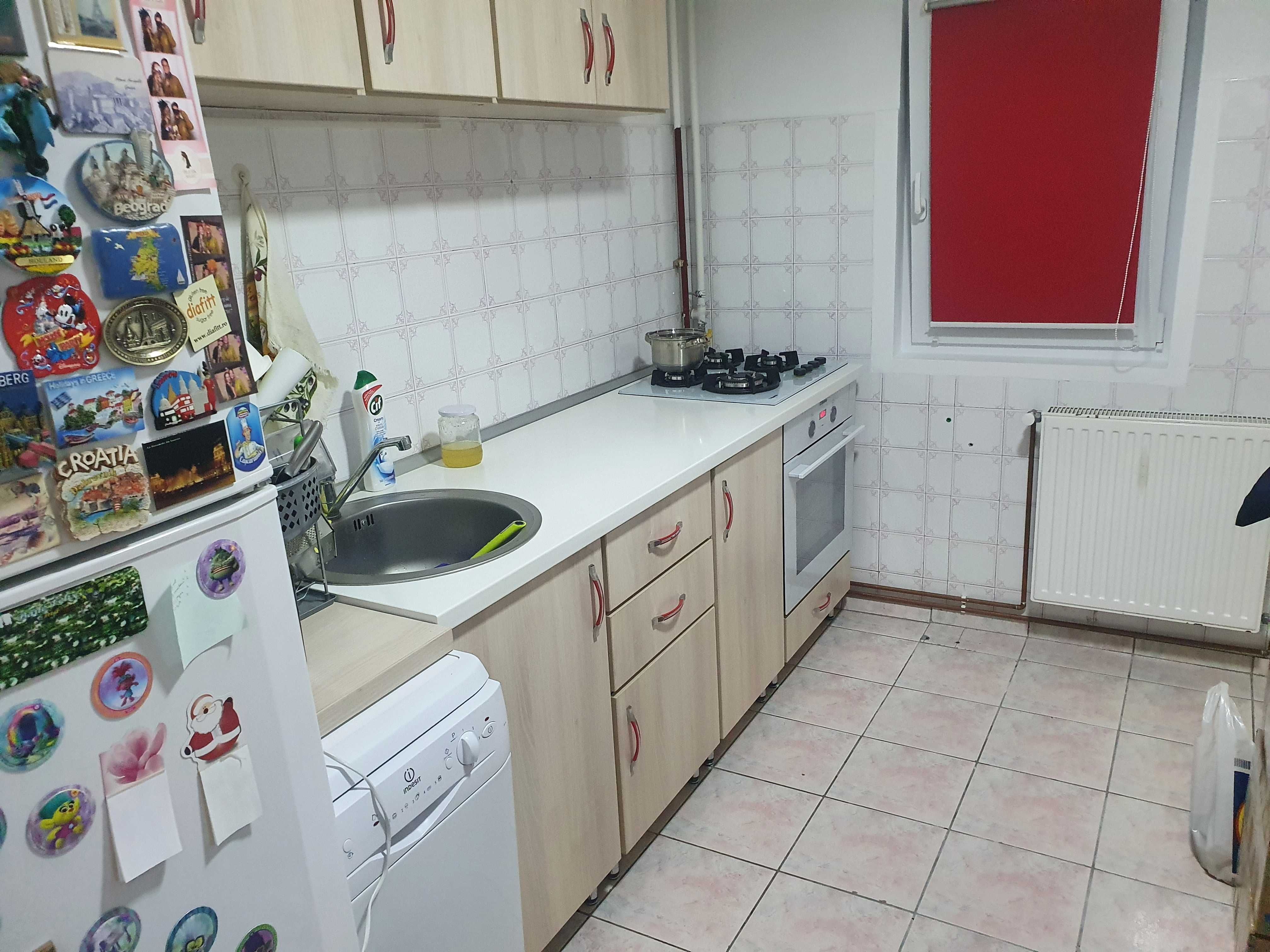 Vand apartament 2 camere