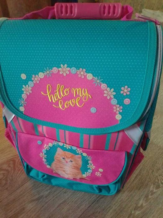 Продам детские школьные рюкзаки