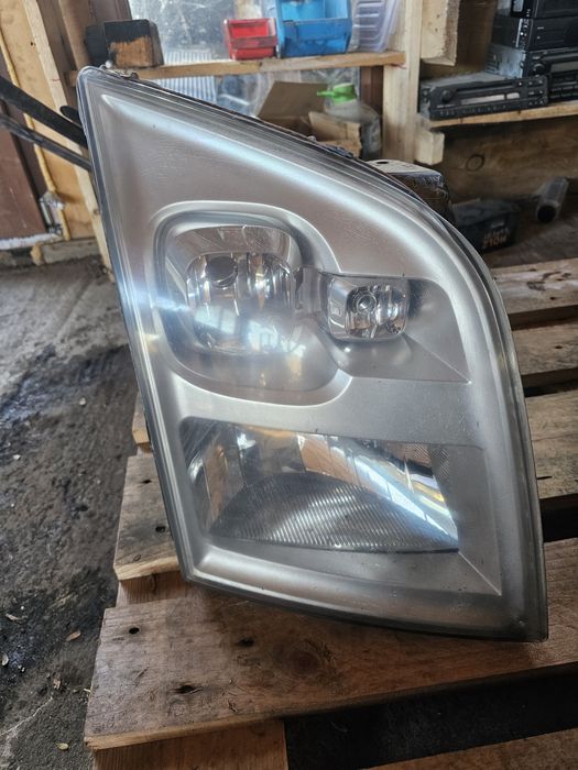 Far faruri stânga dreapta ford transit 2008