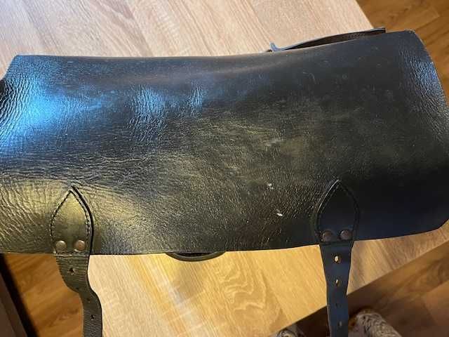 Genta de instalator-piele stare excelenta bonus lampa cu gaz