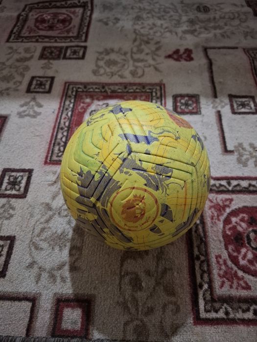 Футбольны мяч Nike АПЛ, 5 размер, желтый фиолетовый.