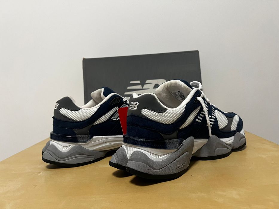 Adidasi New Balance 9060