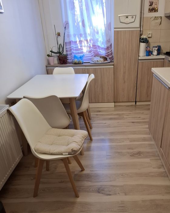 Vând masa bucatarie+4 scaune