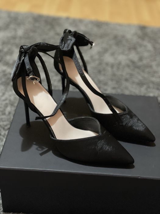 Pantofi stiletto