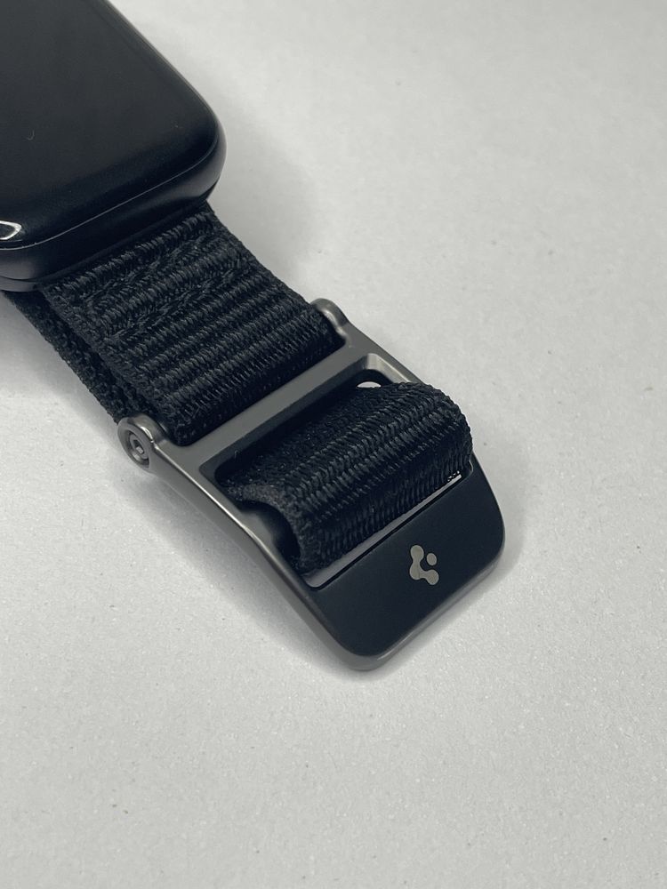 Ремешок Spigen для apple watch