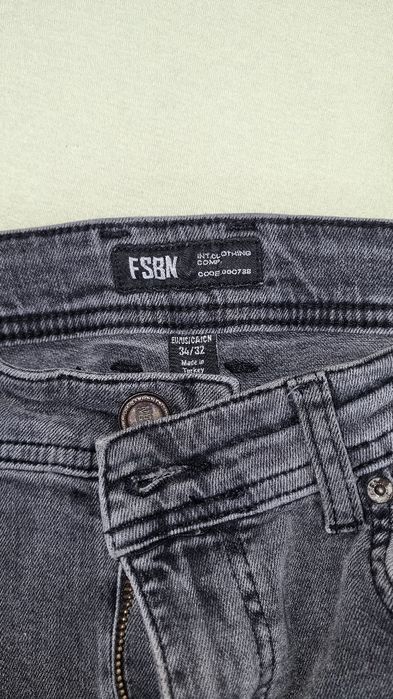 Blugi Noi FSBN 34/32