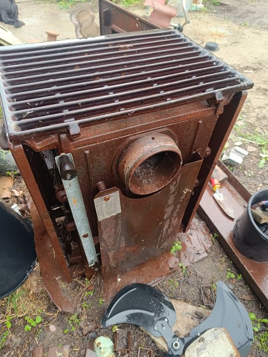 Чугунена печка на дърва