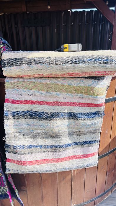 Vand presuri tesute - lucrate manual la razboiul de tesut