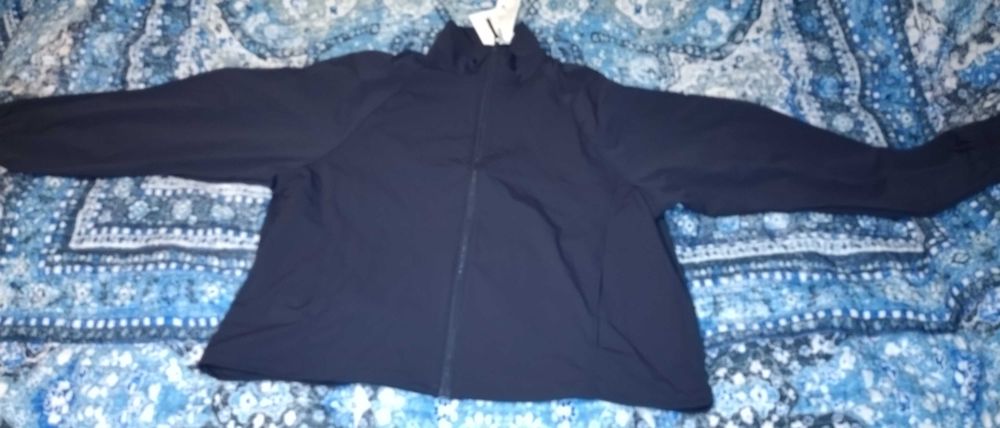Ново тънко яке Uniqlo с UV защита - черно размер XL, но е по-голямо